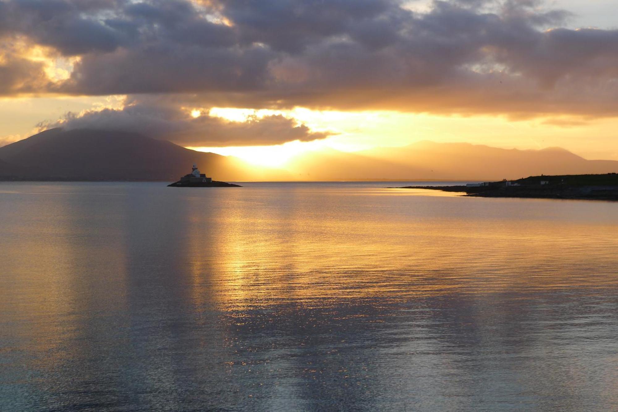 Keanes Of Curraheen, Bar, Restaurant & Accommodation Tralee Bagian luar foto