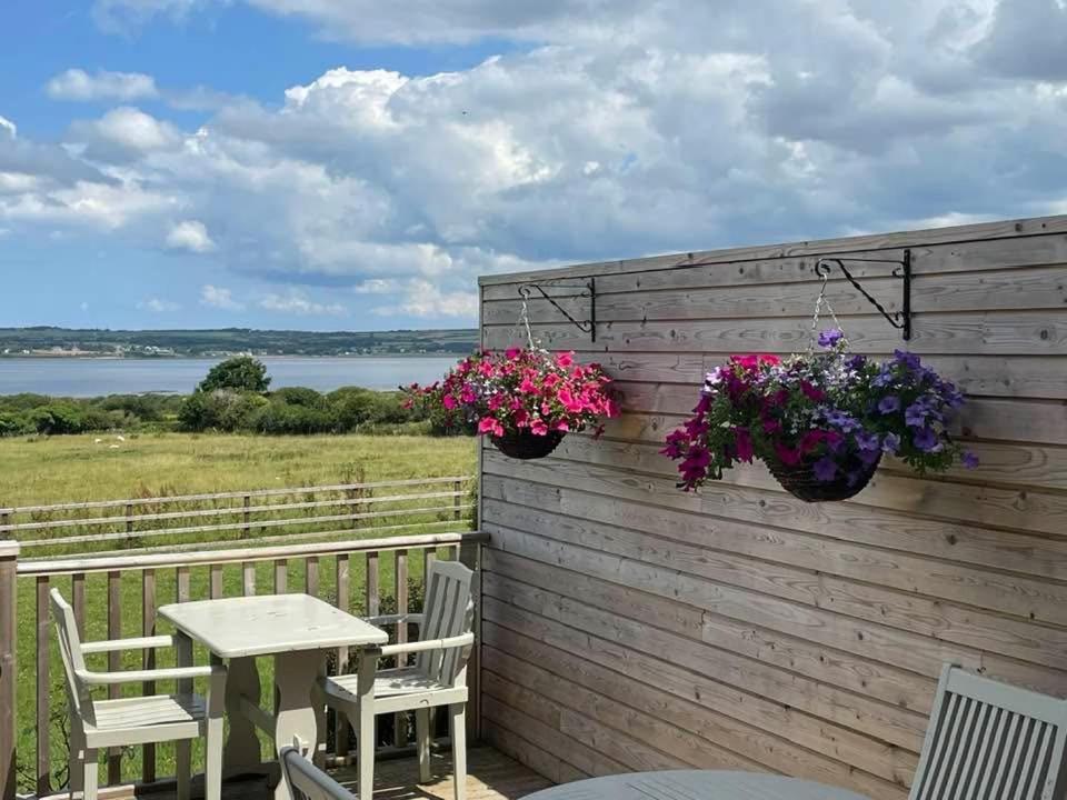 Keanes Of Curraheen, Bar, Restaurant & Accommodation Tralee Bagian luar foto