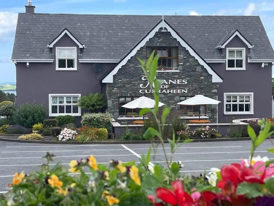 Keanes Of Curraheen, Bar, Restaurant & Accommodation Tralee Bagian luar foto