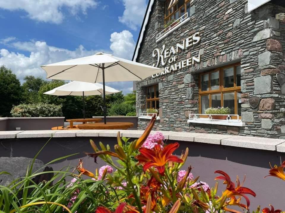 Keanes Of Curraheen, Bar, Restaurant & Accommodation Tralee Bagian luar foto